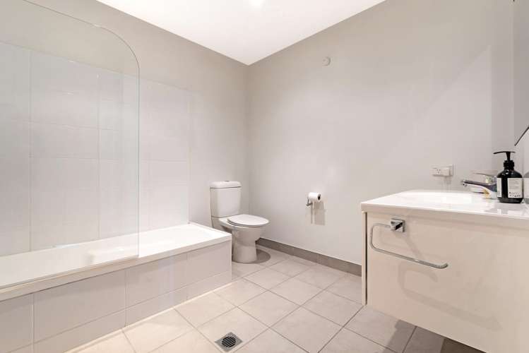 9/90 Customhouse Street Gisborne_15