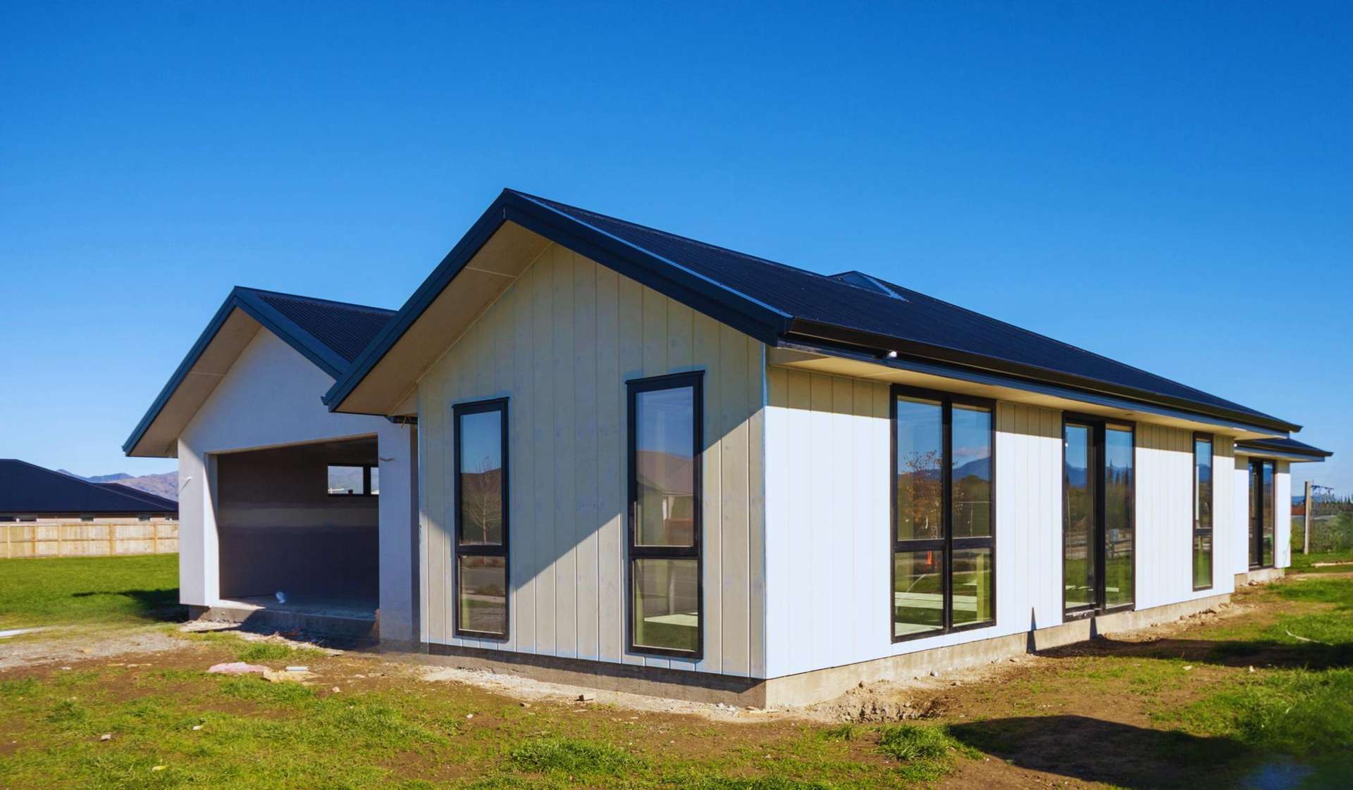 2 Bond Street, Rose Manor Springlands_0