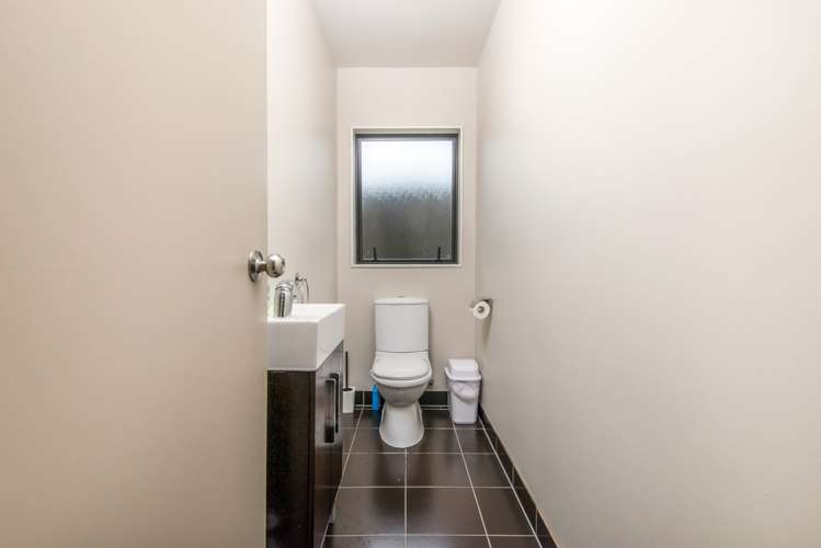 17 Riverglade Parkway Te Atatu South_19