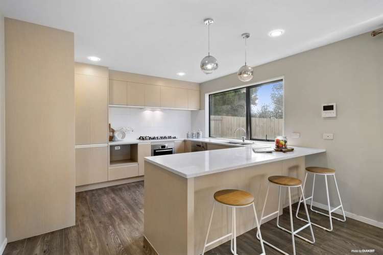 18a Celeste Place Totara Vale_6