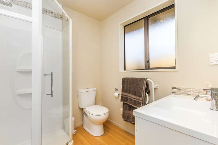 30 Dusky Crescent Aotea_13