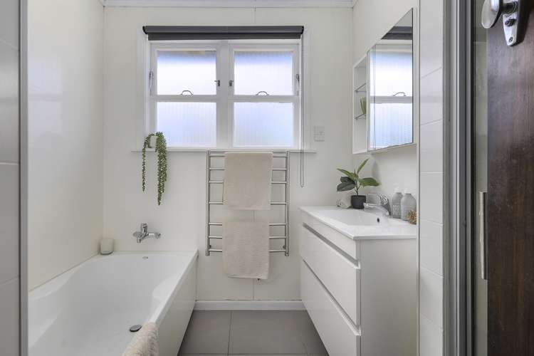 9 Camrose Grove Kingston_10