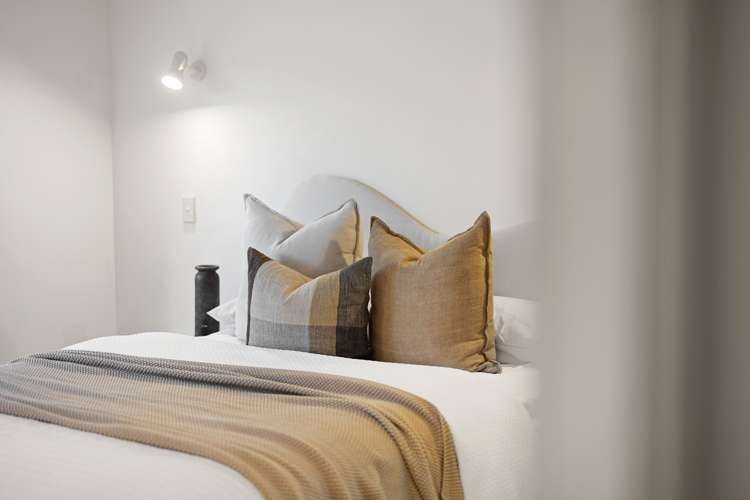 738a River Road Chartwell_13