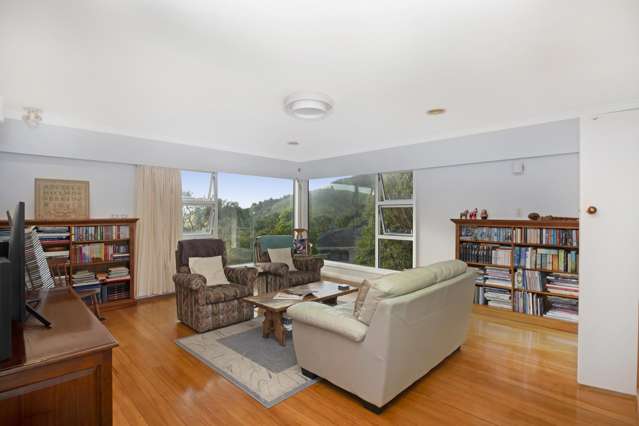 13 Wilmshurst Place Tawa_3