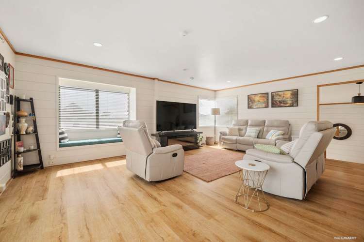 19 Alec Craig Way Gulf Harbour_3