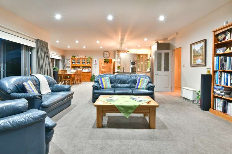 24 Hawaiian Parade Arkles Bay_3