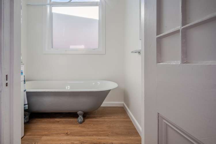 55 Beach Road Akaroa_23