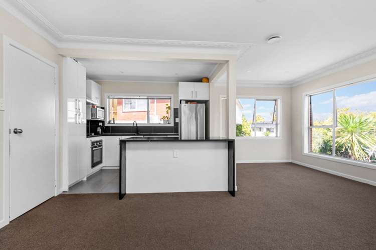 4/16 Fairway Drive Mount Roskill_1