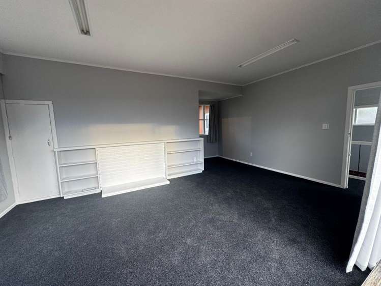 27 Highland Avenue Titirangi_4