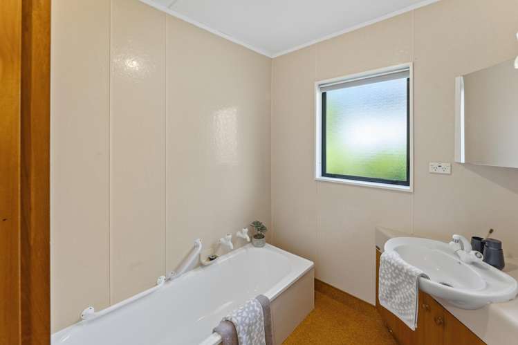 325 Princes Drive Britannia Heights_17