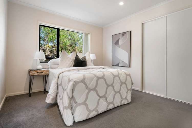 15 George Deane Place Greenhithe_17