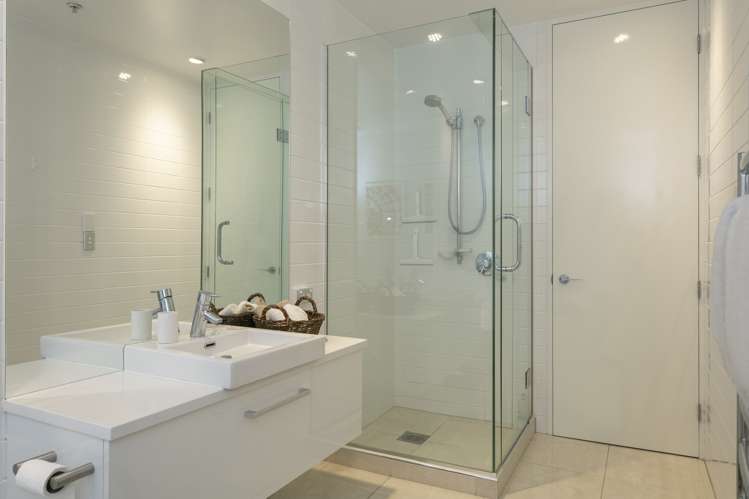 10/2 Lowell Place Waipahihi_15