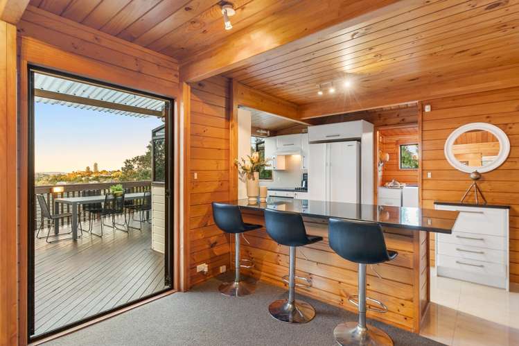 2/597 East Coast Road Browns Bay_5