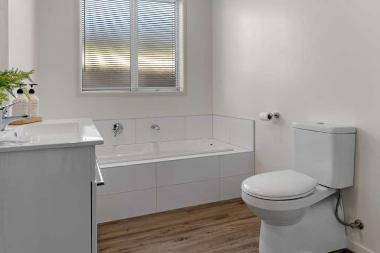 134 Puhirake Crescent Pyes Pa_19