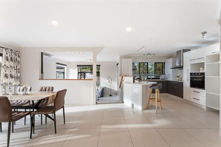 12B Kimberly Grove Greenhithe_1