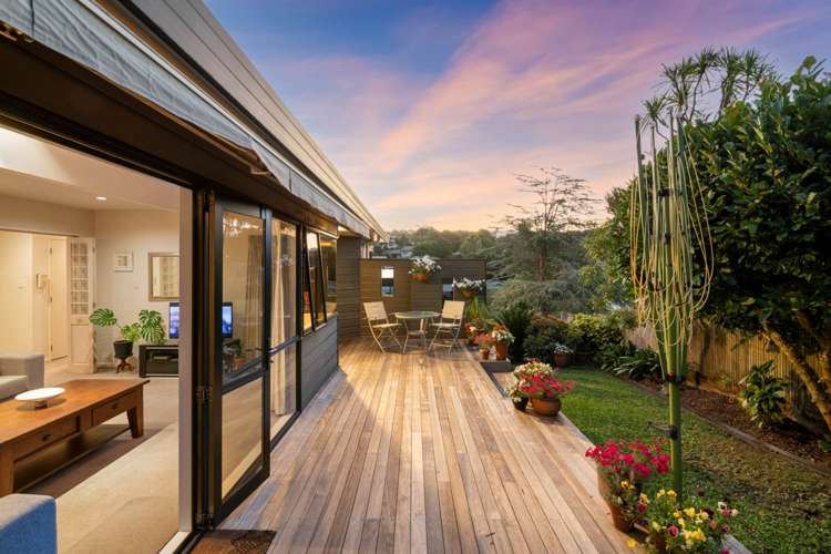 2/97 Beach Road Castor Bay_32