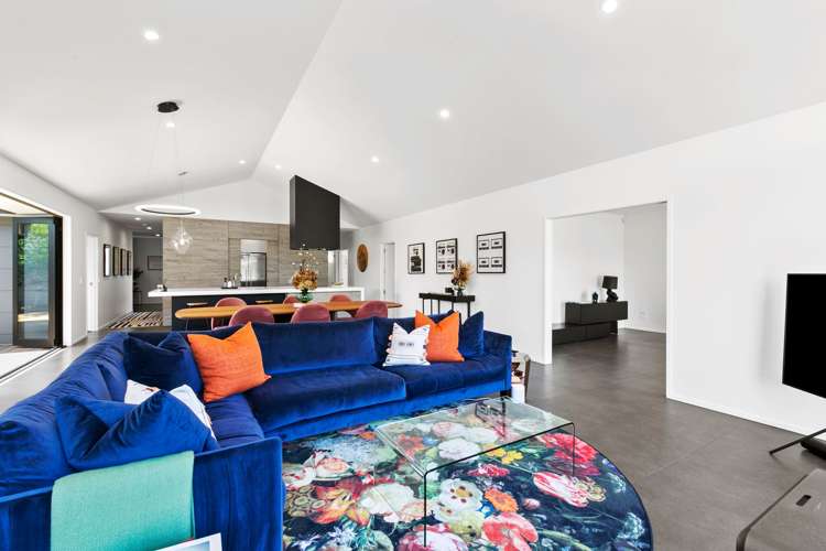 49b Links Drive Waiwhakaiho_10