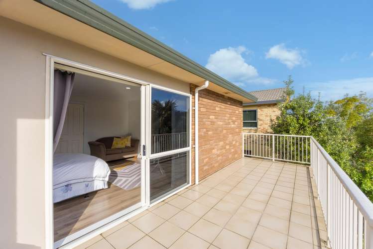 8 Greenway Rise Gulf Harbour_31