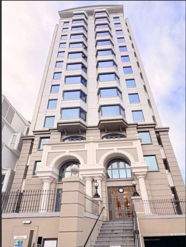 CBD Heritage Apartment with Balcony