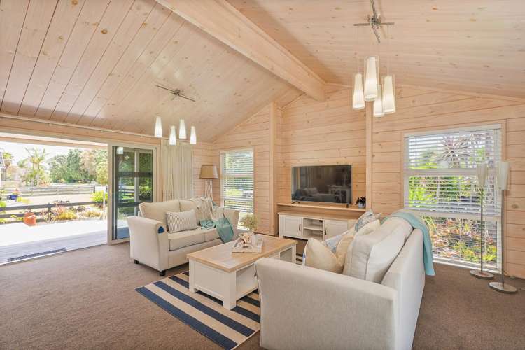 203 Kenwood Drive Matarangi_10