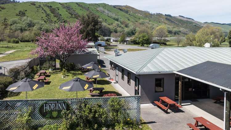 84 Main Road Tapawera_44