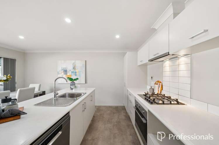 16 Poppy Watts Grove_2