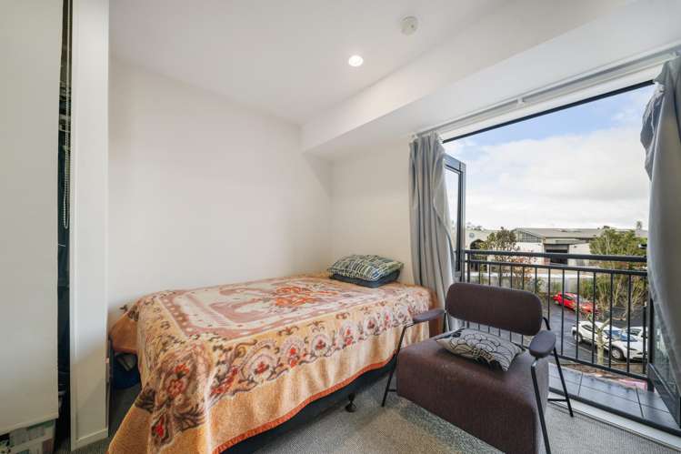 2J/10 Crown Lynn Place New Lynn_5
