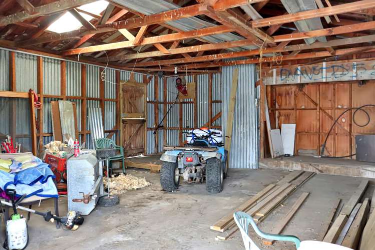 15 Sinclair Avenue Nightcaps_15