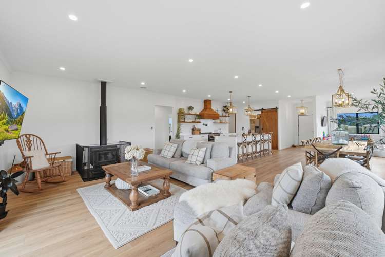 29 Humphries Road Waimumu_14