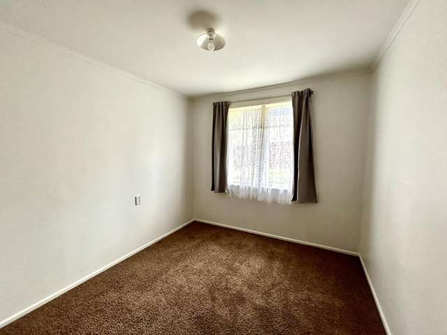 82 Meadowbank Crescent 1065_3