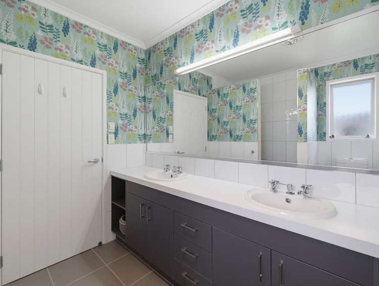 1127 Pourerere Road Omakere_18