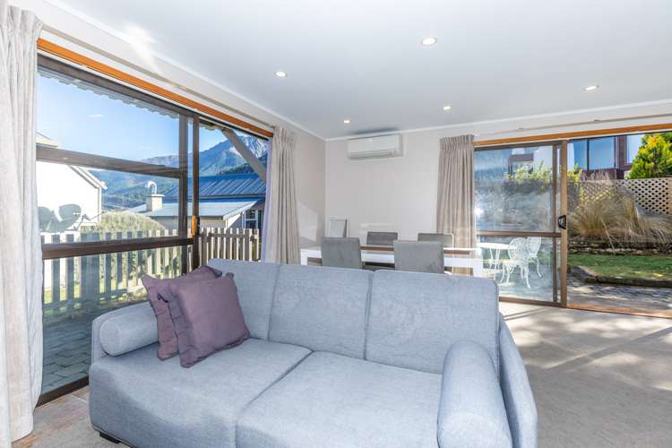 1/42 Hallenstein Street Queenstown_10