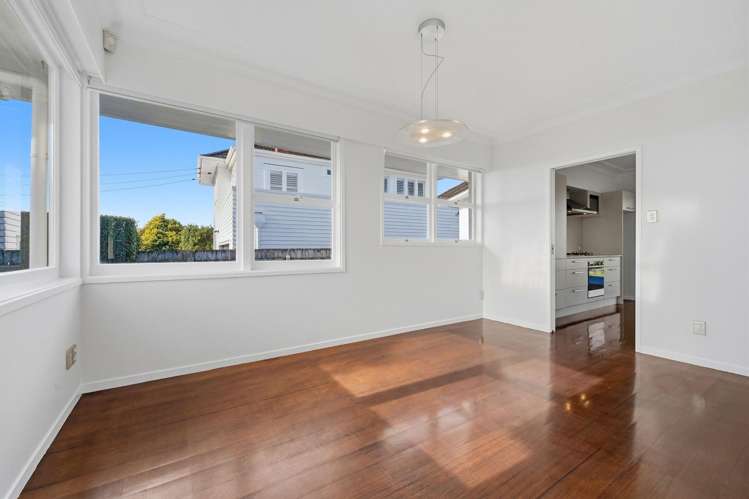 143 Riddell Road 1670_7
