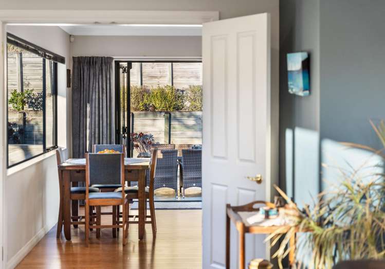 14 Nugget Grove Raumati Beach_11