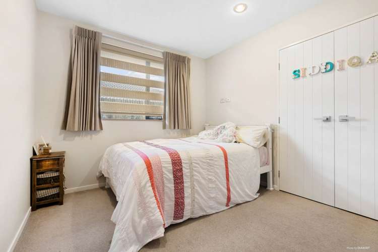 12 Manning Rise Flat Bush_16