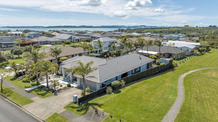 21 Constellation Avenue Beachlands_24