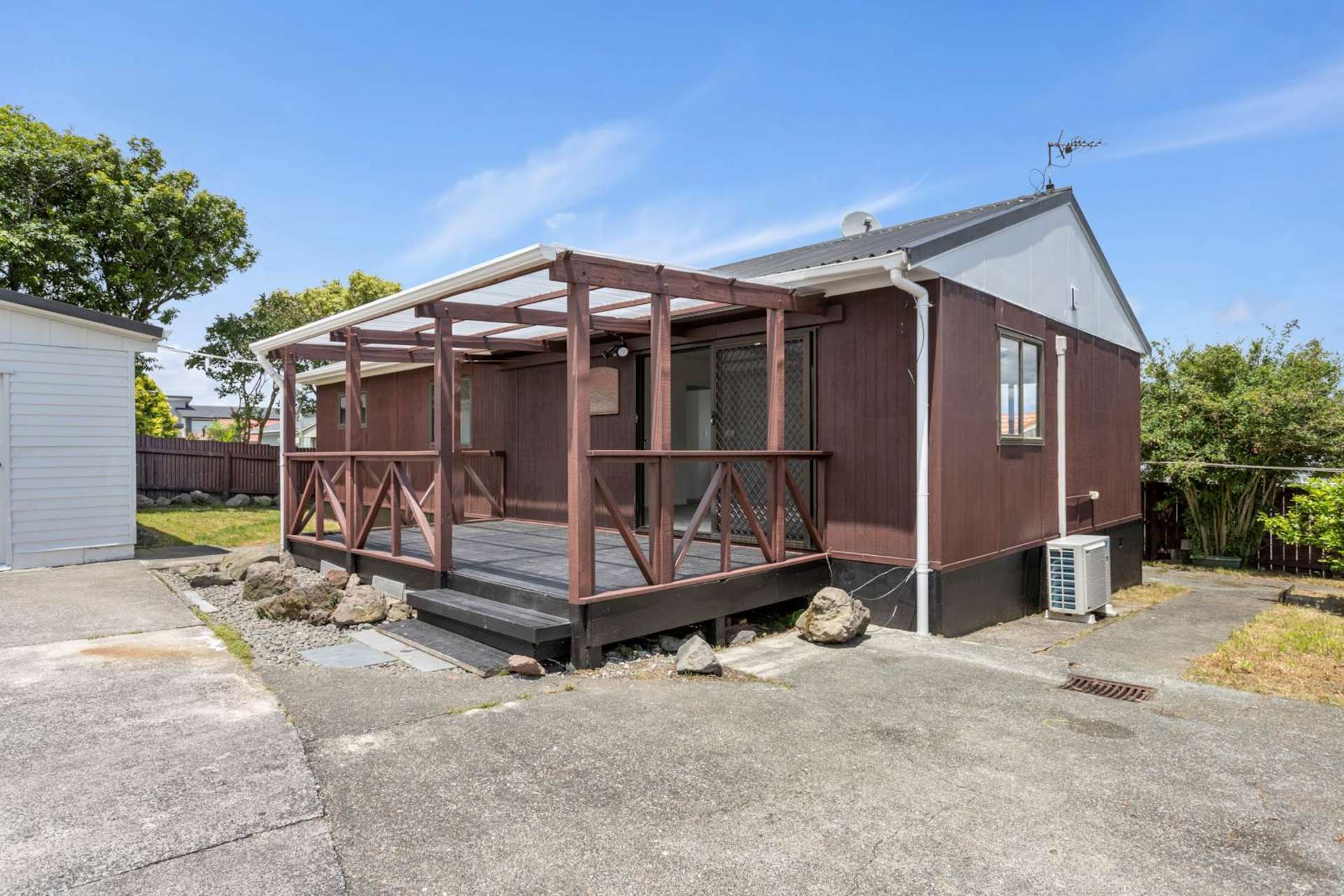 1/181 Edmonton Road Te Atatu South_0