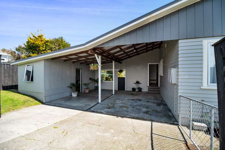 162 Seaview Road Westown_40