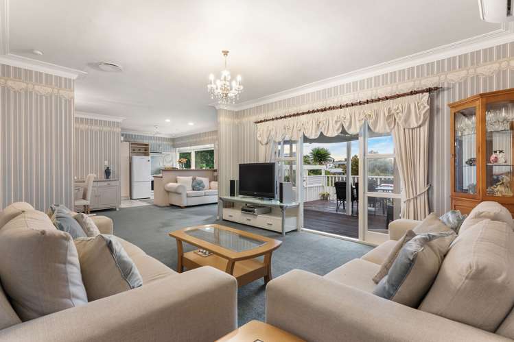 85 Golf Road New Lynn_13