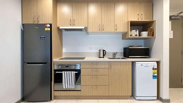 16/527 Frankton Road - La Residence Du Lac, Frankton