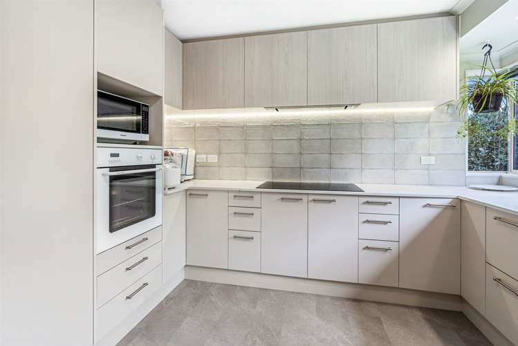 8 Landvale Court Browns Bay_9