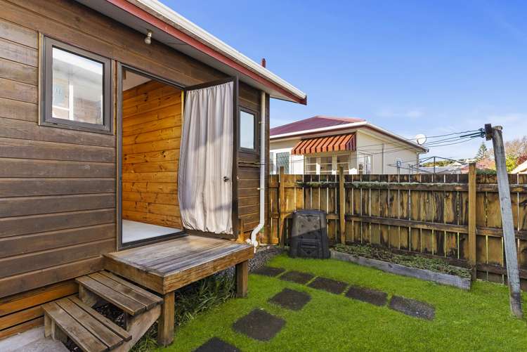 10 Eastern Beach Road Eastern Beach_18