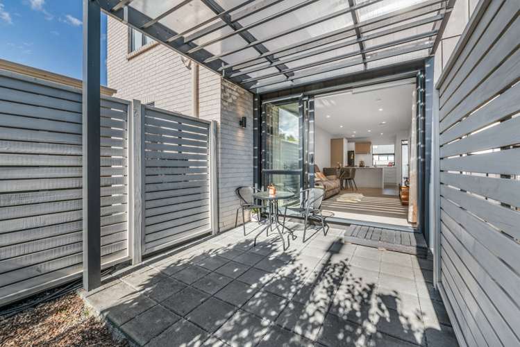 16 Rorida Lane Flat Bush_12