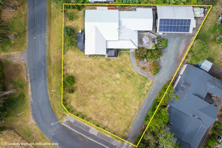 36 Young Crescent Drury_13