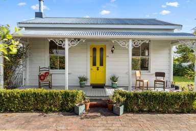 24 Dillons Point Road_2