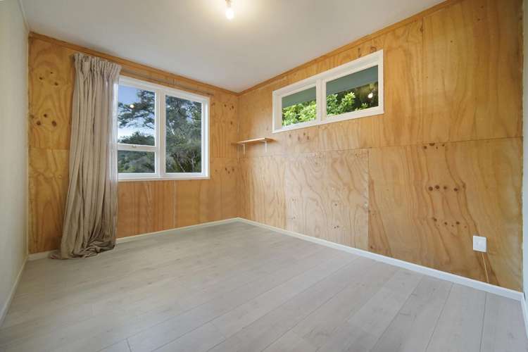 200 Godley Road 11422_6