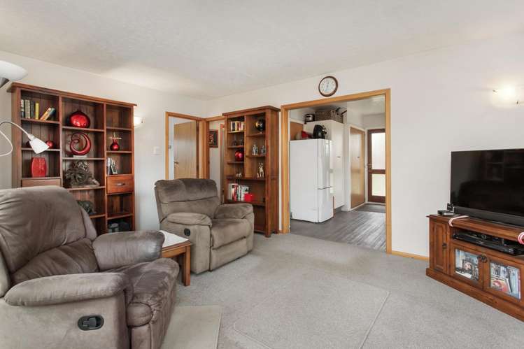 2/9 Omega Place Casebrook_1