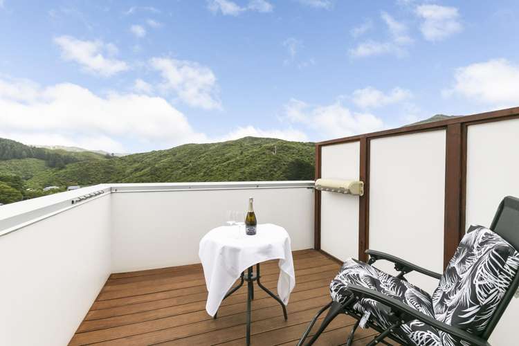 82 Saddleback Grove Karori_8