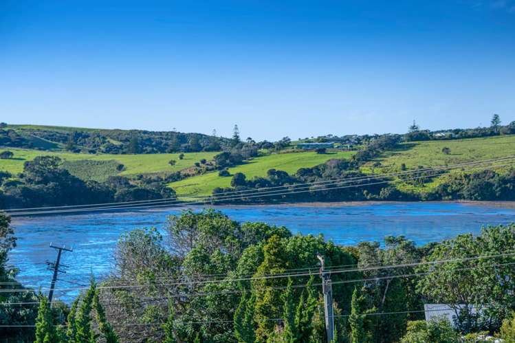 64 Shakespear Road Army Bay_11