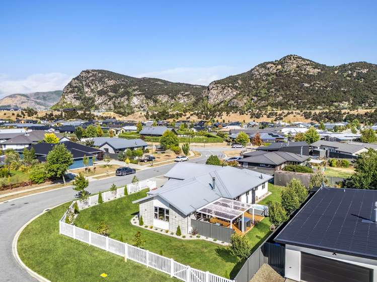 18 Finch Street Albert Town_19